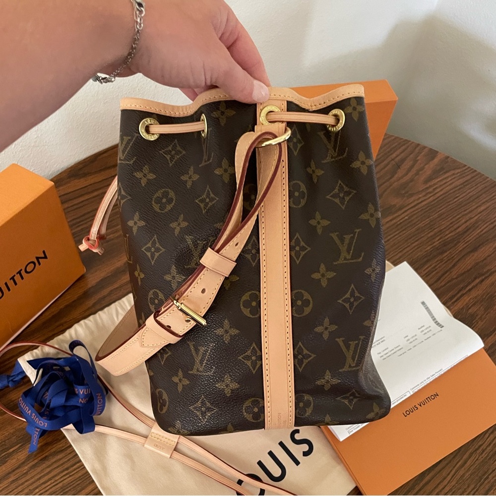 ♥️sold♥️Louis Vuitton Petite Noe Monogram Bucket Bag - Picture 4 of 16